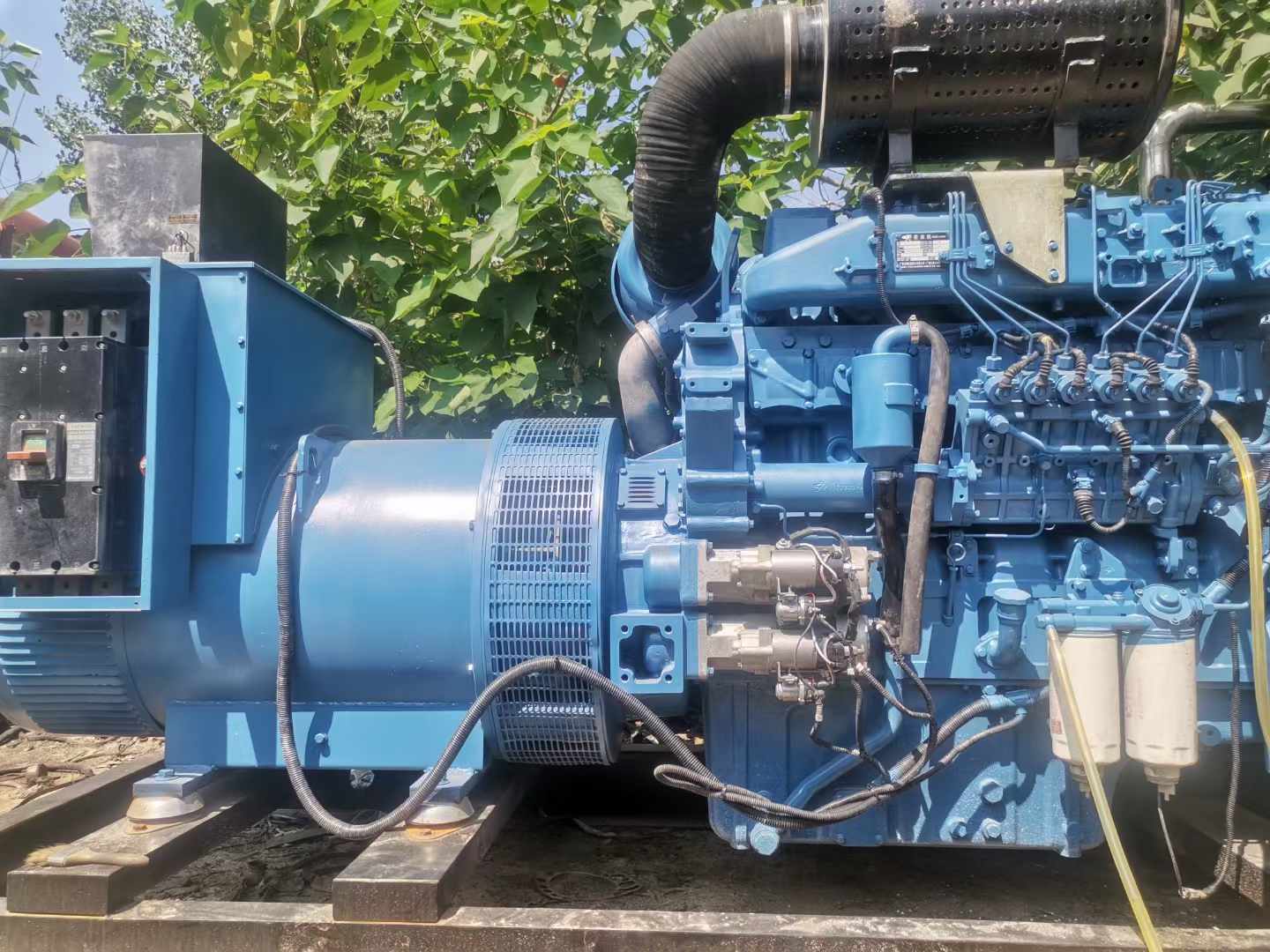 梁河详细说明降低 800kW 柴油发电机输出电流波动的方法