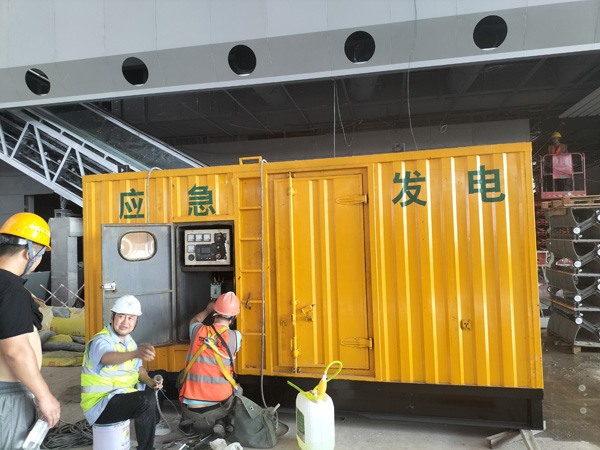 梁河怎样判断空气滤清器是否需要更换？